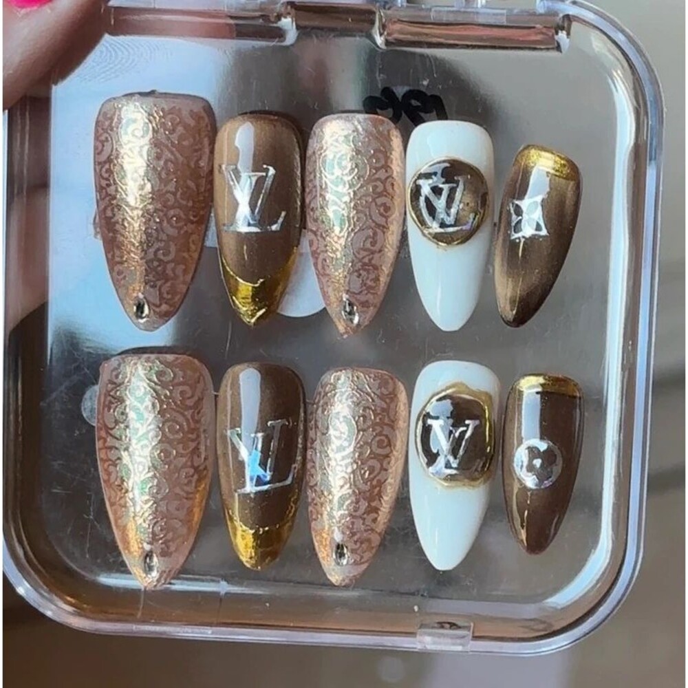 Designer Press On Medium Almond Nails Size Large 3.5